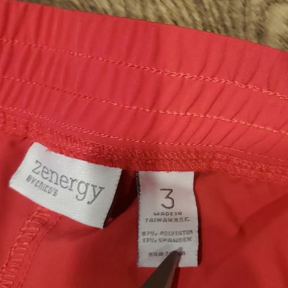 Zenergy Chicos Womans Fuchsia Pink Elastic Waist Zipper Lightweight Skirt Sz 3 - Picture 6 of 8